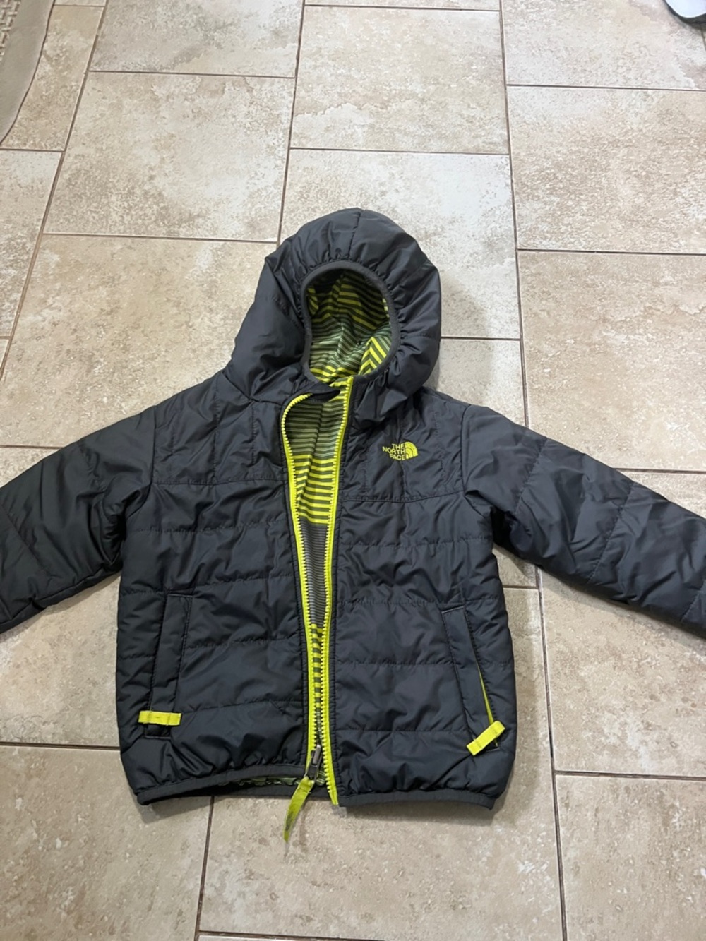 The North Face kids jacket - Picture 2 of 10